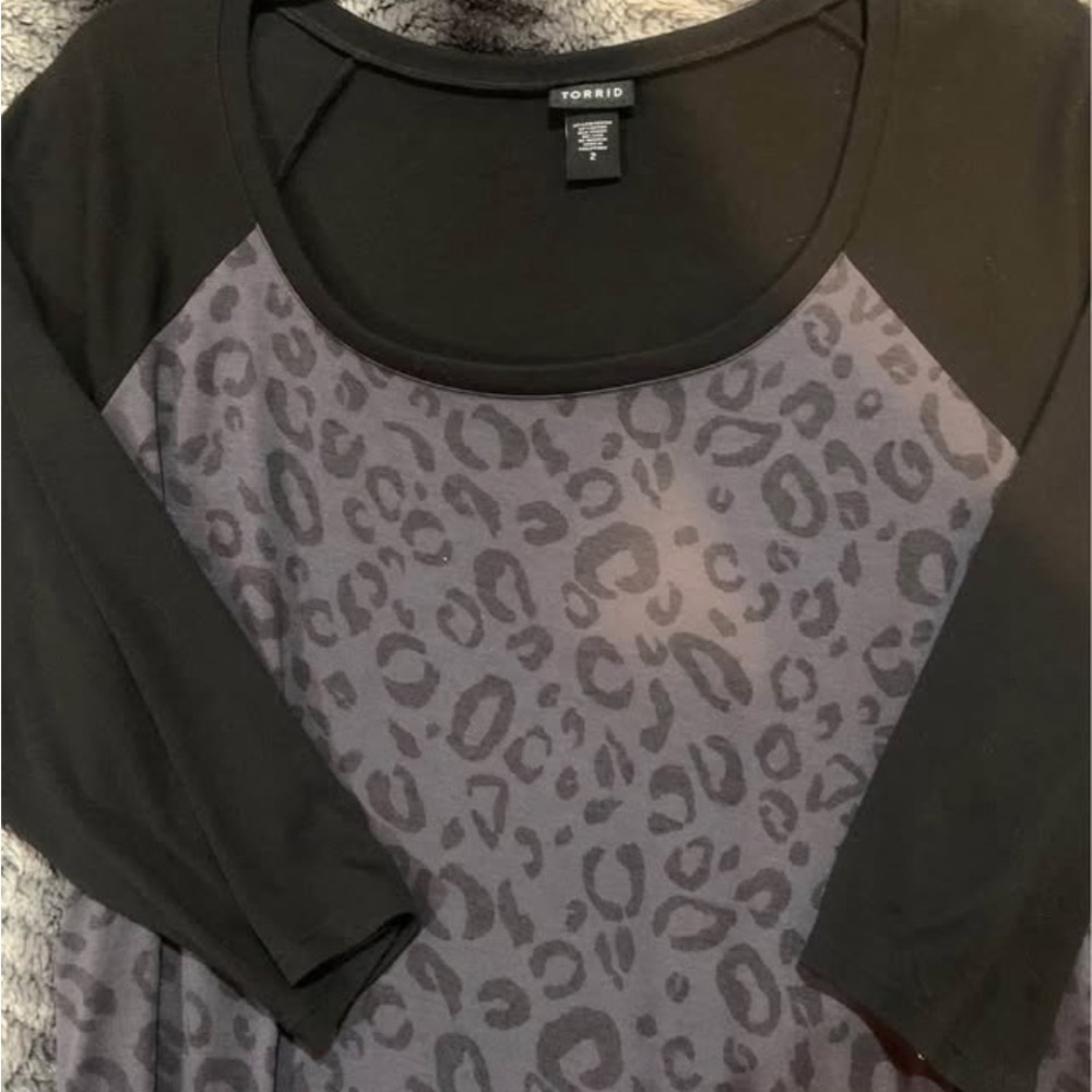 Torrid Black and Gray Leopard Print Women's Top